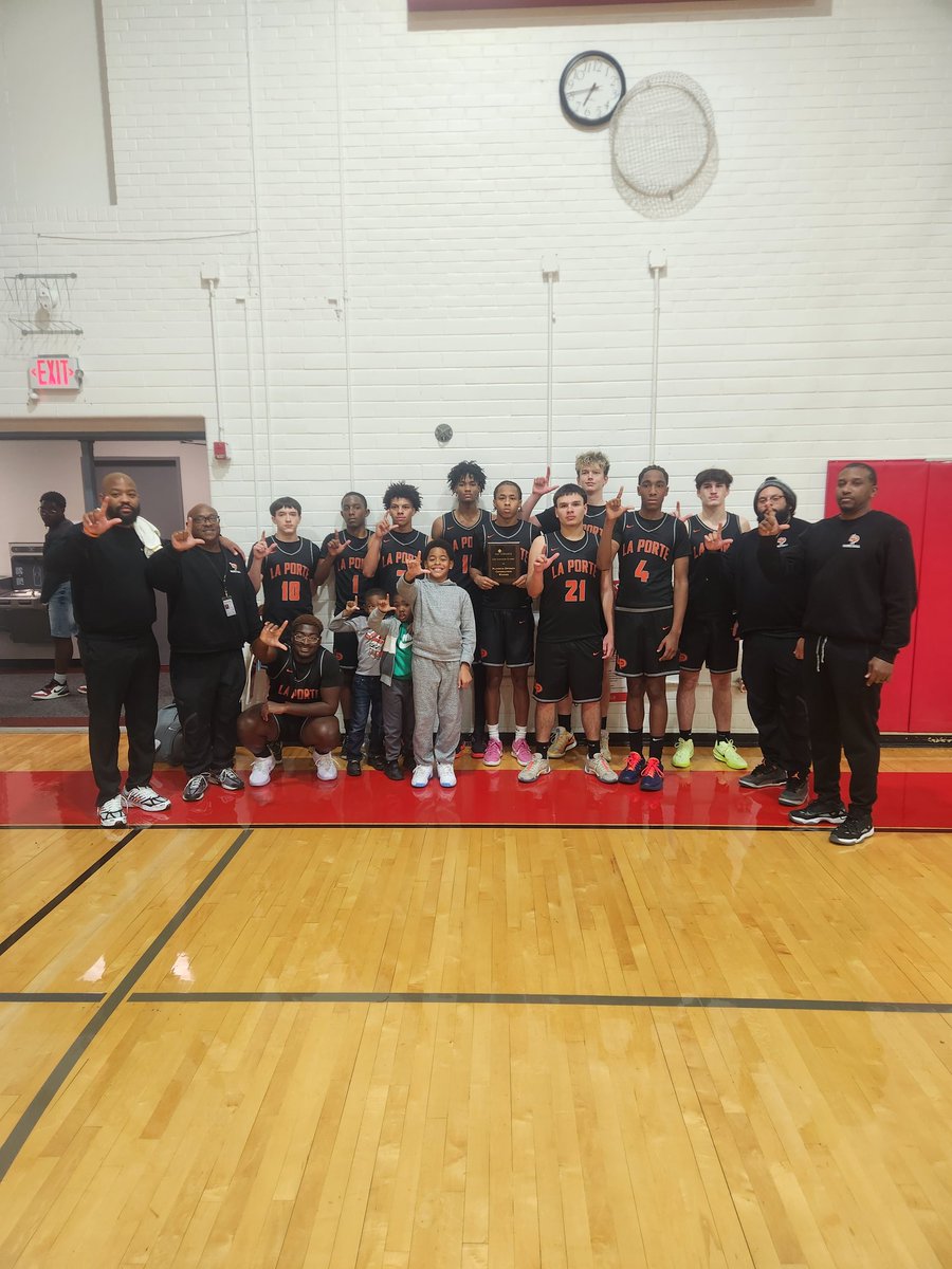 LaPorteHoops's tweet photo. Dawgs finish the Lee College Classic 3-1 after beating MacArthur 91-65.

Contributions
@Fletcher_77n - 20p🔥
@gottimack - 18p,6r,3a,3s
@MylesDennis_24 - 18p,8r
@KevinGoodie2 - 17p,4s
@LoganDennis_2 - 10p,3r,6a,3s 🐶
@jaymart__21 - 8p,4r

District starts Friday at Ball High at 1pm https://t.co/LwqaakiqhV