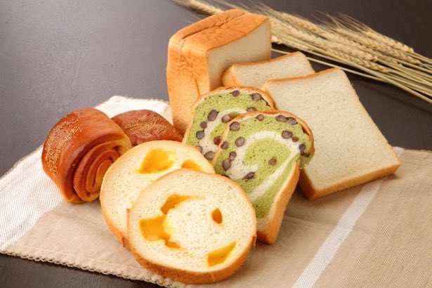 khbakery's tweet image. おはようございます🍞

今日は大晦日。
2025年も、金谷ホテルベーカリーを
ご愛顧いただき
本当にありがとうございました。

来年も変わらぬ味とぬくもりを
お届けできるよう
心を込めて焼き上げてまいります🍞
どうぞ良いお年をお迎えください☺️