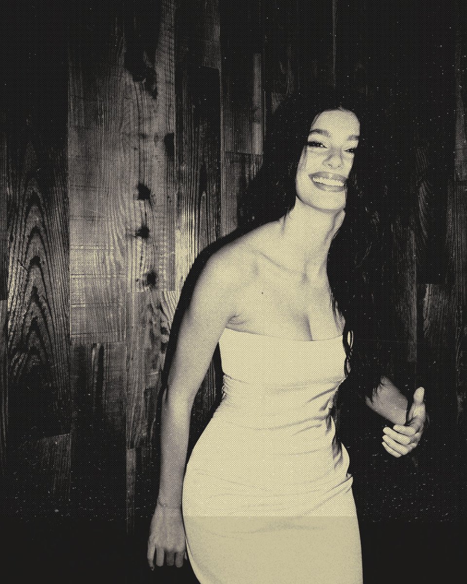 Margot’s photobook. tweet media