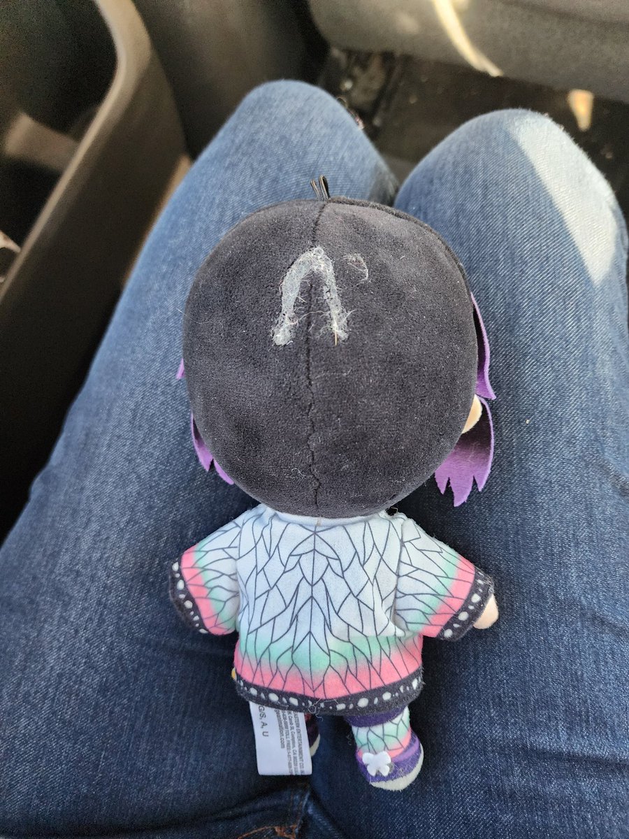 Kaye_Go_Moo's tweet photo. Bought this ugly thing at a Pulga in mexico.
She's missing her butterfly pin and the longer I look the more animal fur I see lmao
Gonna clean her up, make a pin, and keep her ugly ass on my shelf
#shinobu https://t.co/DaC1u0ffh3