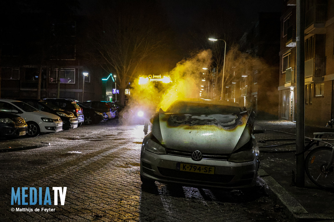 Auto beschadigd door brand in Capelle aan den IJssel