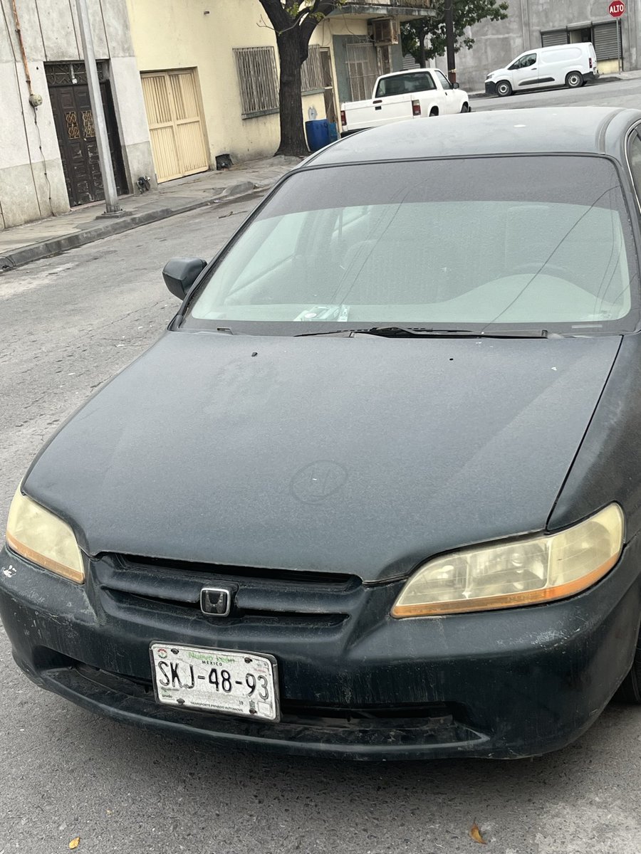 Leondejavier's tweet photo. @Cicmty reportó un vehículo abandonado en la calle Privada Miguel Barragán 937 entre las calles Villagran y Villagómez colonia Industrial Monterrey NL, ya tiene varias semanas y nadie lo a ido a mover. https://t.co/H5B7yrZdBf