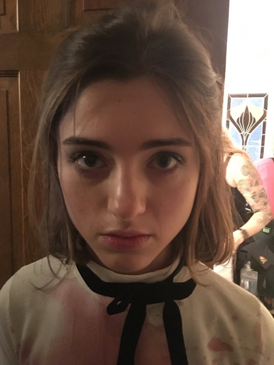 nancedaily's tweet image. new bts pic of natalia as nancy in s2🧡