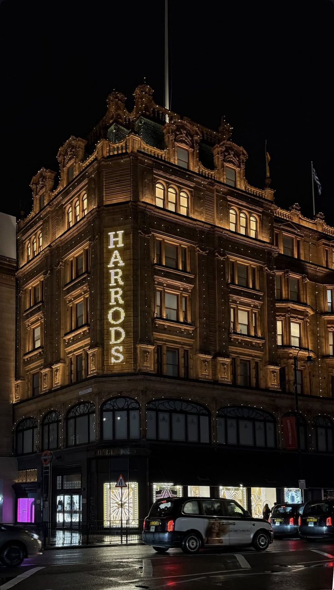 gasaq__'s tweet image. تفاصيلك أكبر من سنيني ، بلاش احراج ،
ترى صعبه أنّه يترك . . . العاده المعتاد !
ㅤ 
أنا لجْل أعدّي هذي " المرحلة " محتاج ؟
بدل قلب ... و اهلْ و ذاكرة ثانية و بلاد : )