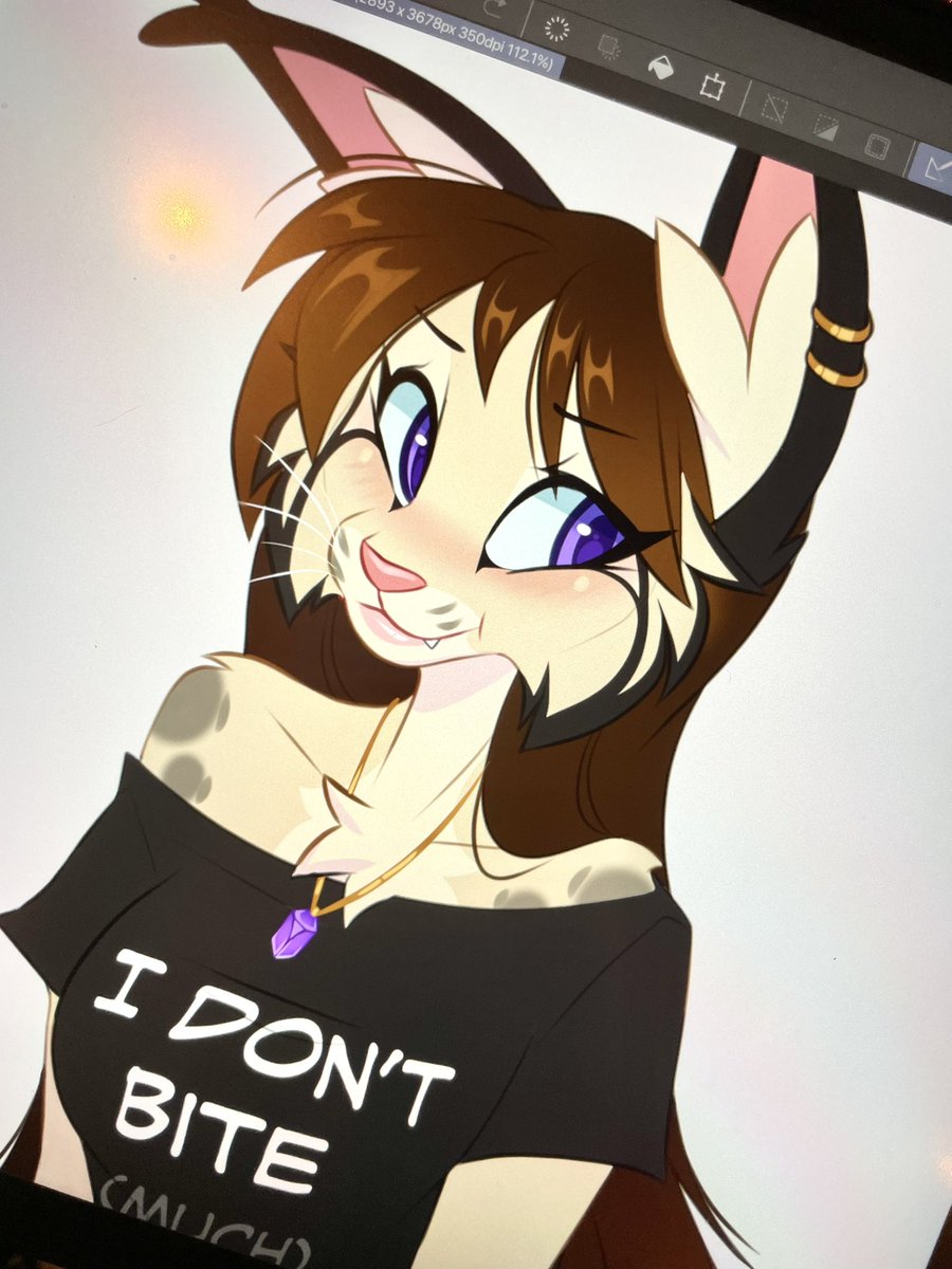 eika_arts's tweet image. Playing around with my design 💜
I think I like the purple eyes a tiny bit more 👀