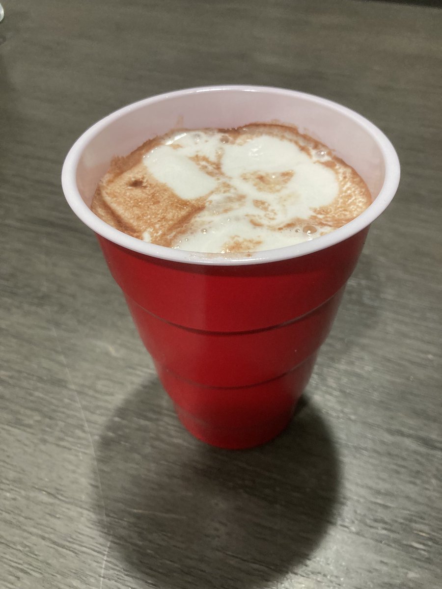 Redcube25's tweet image. I made hot cocoa with marshmallows.