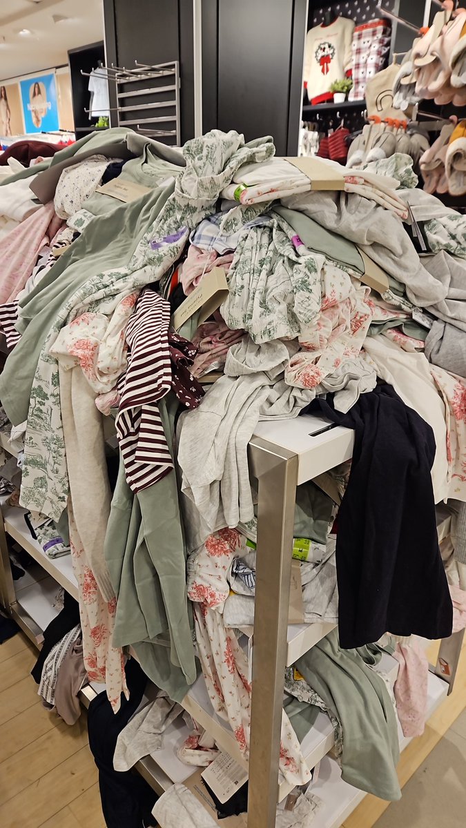 avroode's tweet image. Just a regular day at Primark...
#primark