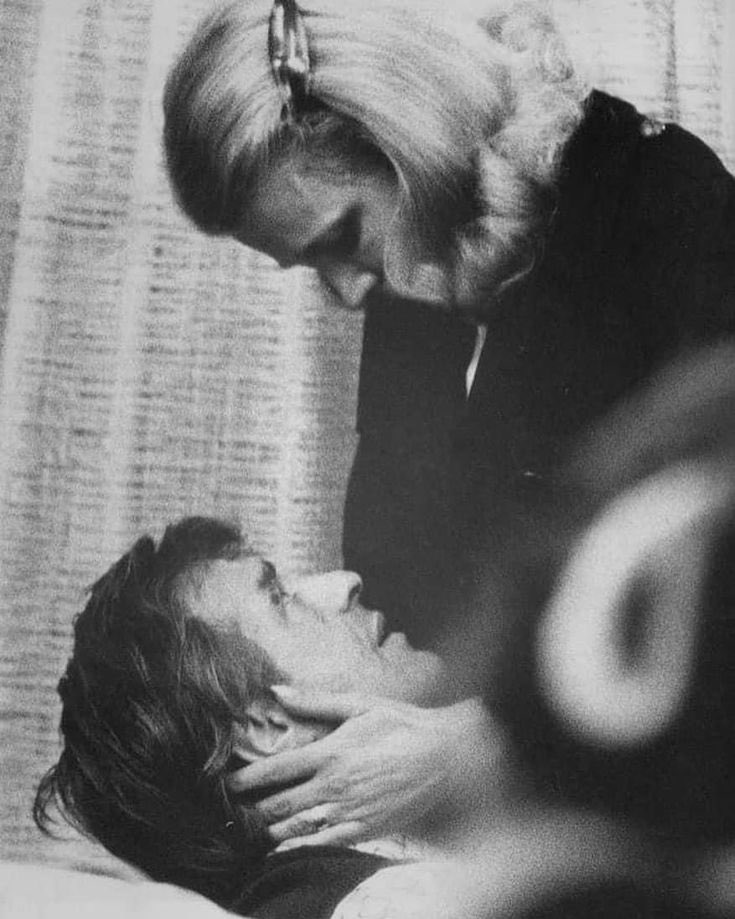 mattsutaaki's tweet photo. when john cassavetes first went out with gena rowlands she said he was boring, so he asked what she was interested in and did the homework https://t.co/uCV9iRcAqL