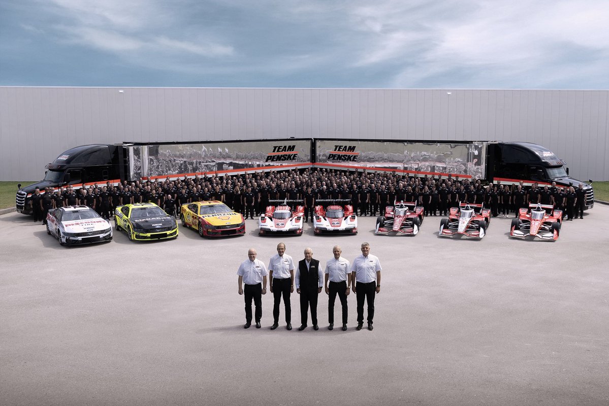 Team_Penske's tweet image. The team behind it all.