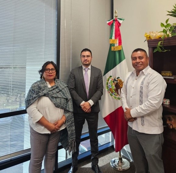 IME_SRE's tweet image. El pasado 19 de diciembre, el Consulado General de México en San José, a través de la VAIPOIME, firmó un Memorándum de Entendimiento con la organización Senderos para fortalecer la colaboración en favor de las comunidades indígenas mexicanas en el exterior. 🌎

#VAIPOIME #IMME