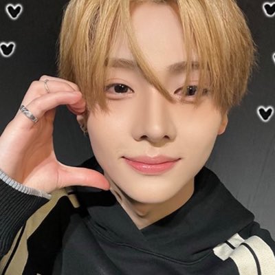 มาว tweet media