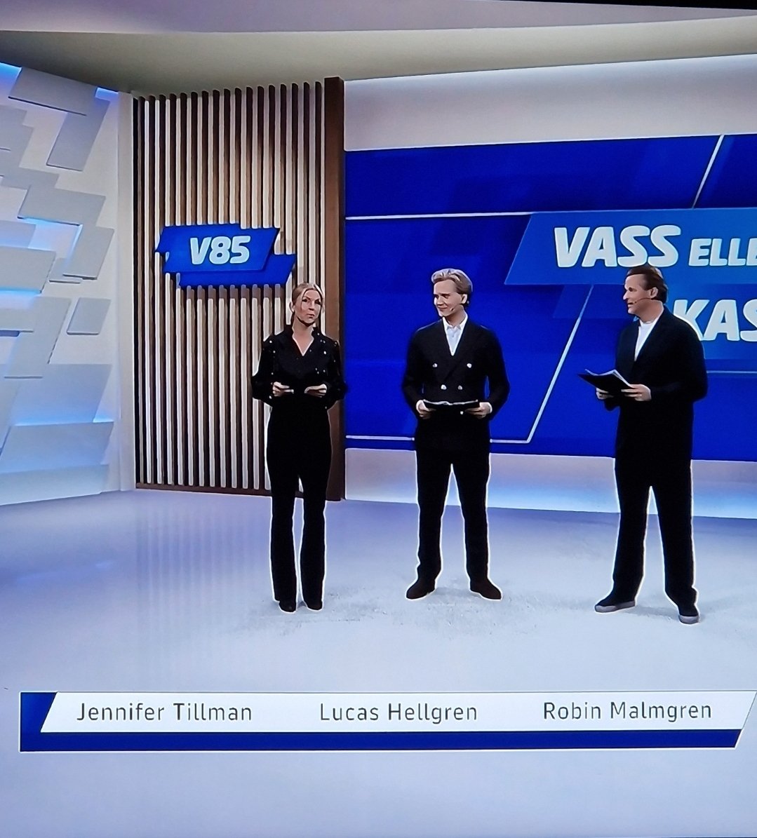 BillingforsDan's tweet photo. #V85 #Axevalla #ABtravochgalopp
Kass eller kass 😂😂 med Robin DJ Malmgren 😂😂😂😂😂🥶🥶🤡🤡 https://t.co/WUg0e4iINB