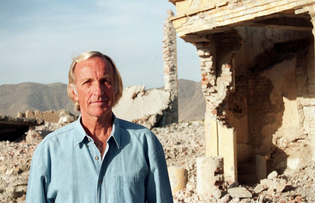 kennardmatt's tweet image. Pilger died on this day 2 years ago

An immense legacy. His journalism changed the world - and inspired new generations of investigative reporters

He was hated by establishment journalists because he exposed them as the servants of power they are 

Moral beacon who shines on