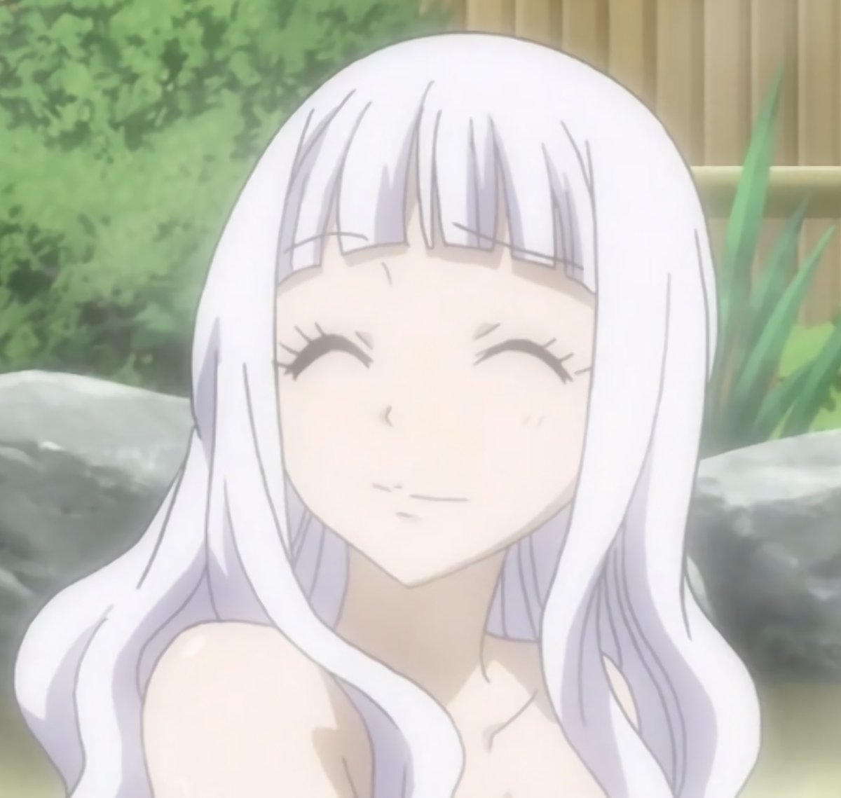 DailyMirajane's tweet image. Bangs down ⠀⠀⠀⠀ ⠀ ⠀Bangs up