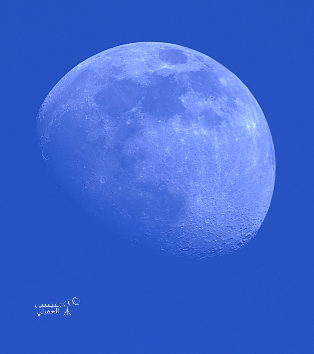 issa033's tweet image. القمر هذا اليوم..  في طور الأحدب المتزايد