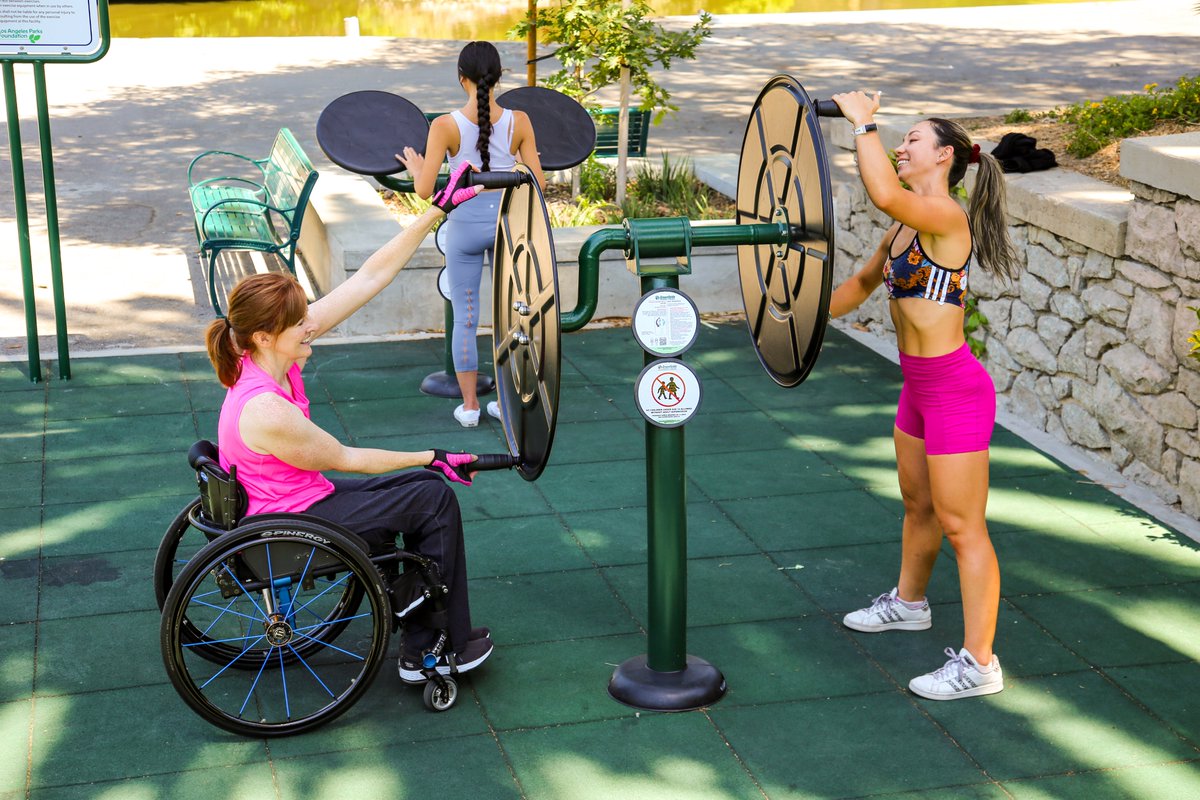 GreenfieldsFit's tweet image. After seeing how much Hollenbeck Park’s community loved its original Greenfields gym and how well the equipment lasted, the City of LA decided it was time to upgrade. The variety of units invites people of all abilities to work out together.

Learn more👉gfoutdoorfitness.com/d2c-hollenbeck/