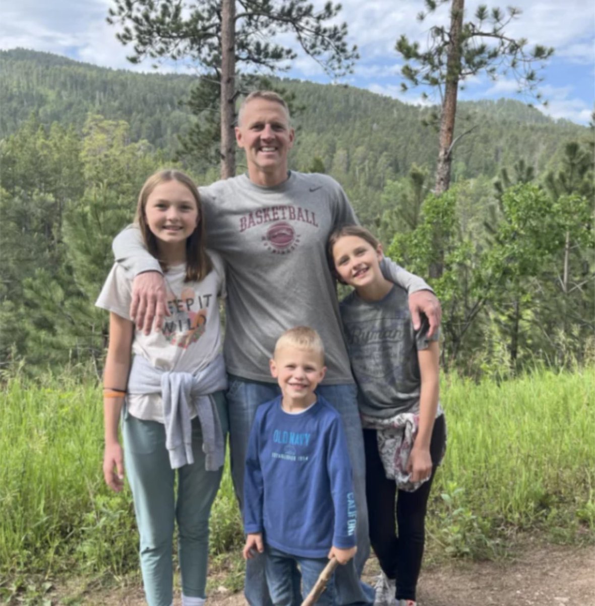 Hoops For Feek tweet media