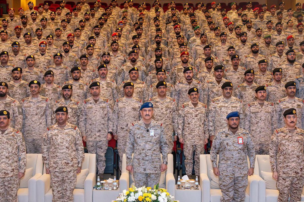alrougui's tweet image. قائد القوات الجوية 🇸🇦
سمو الأمير تركي بن بندر بن عبدالعزيز 
في صورة تذكارية اليوم أثناء المحاضرة التي القاها.