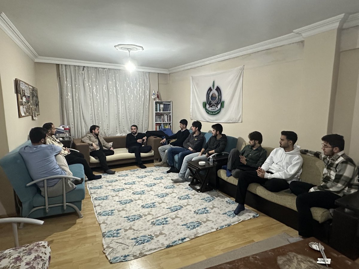 🏠 Ev Sohbetleri

Haftalık ev sohbetimizi Şeref Akbulut hocamızla gerçekleştirdik.