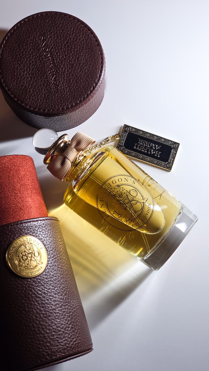 #رابطة_عشاق_العطور 
احدث اصدارات Penhaligon's  
هالاصدار حصري في بوتيكهم  دبي مول فقط 
 بالنسبه لي حاليا اشوفه اجمل عطر من البراند  
HALFETI AMBER
البوتيك عندهم اعادة تعبئه لجميع العطور يعني لو عندك اي غرشة فاضيه تقدرون تعبونها عندهم