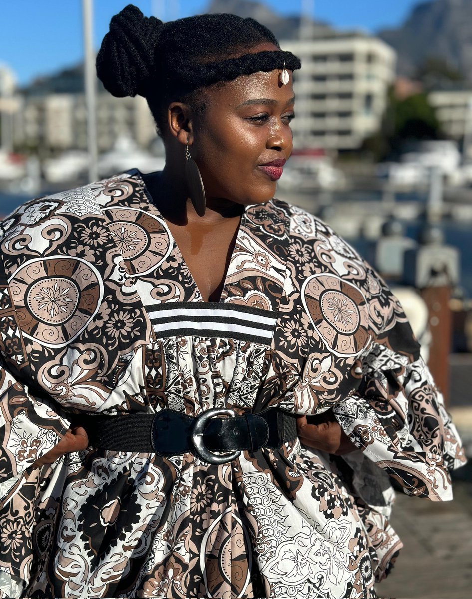WJonga's tweet photo. Don't know if headwrap count as a hairstyle😏 https://t.co/RVWWNTjTsd