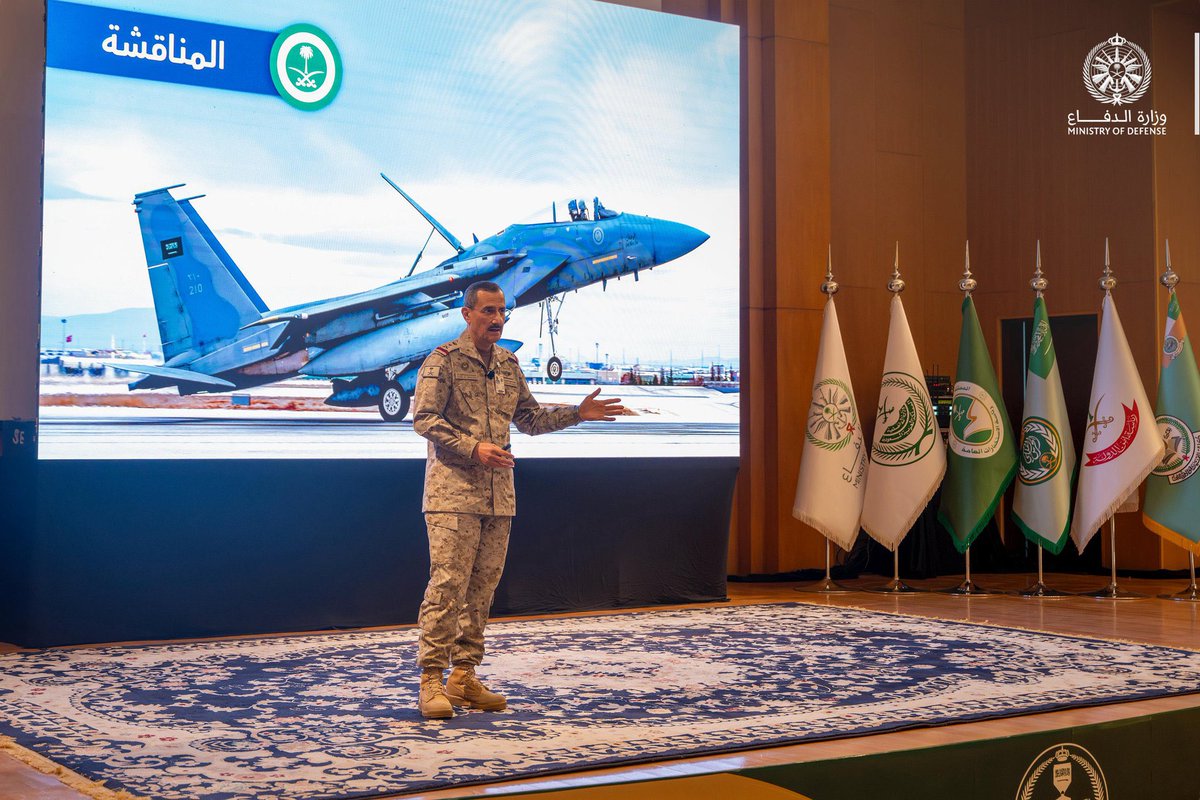 alrougui's tweet image. حفيد معزي كان عنده محاضرتين اليوم وليست واحدة .