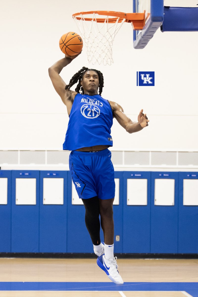 chetwhite7's tweet image. Stopped by practice yesterday.