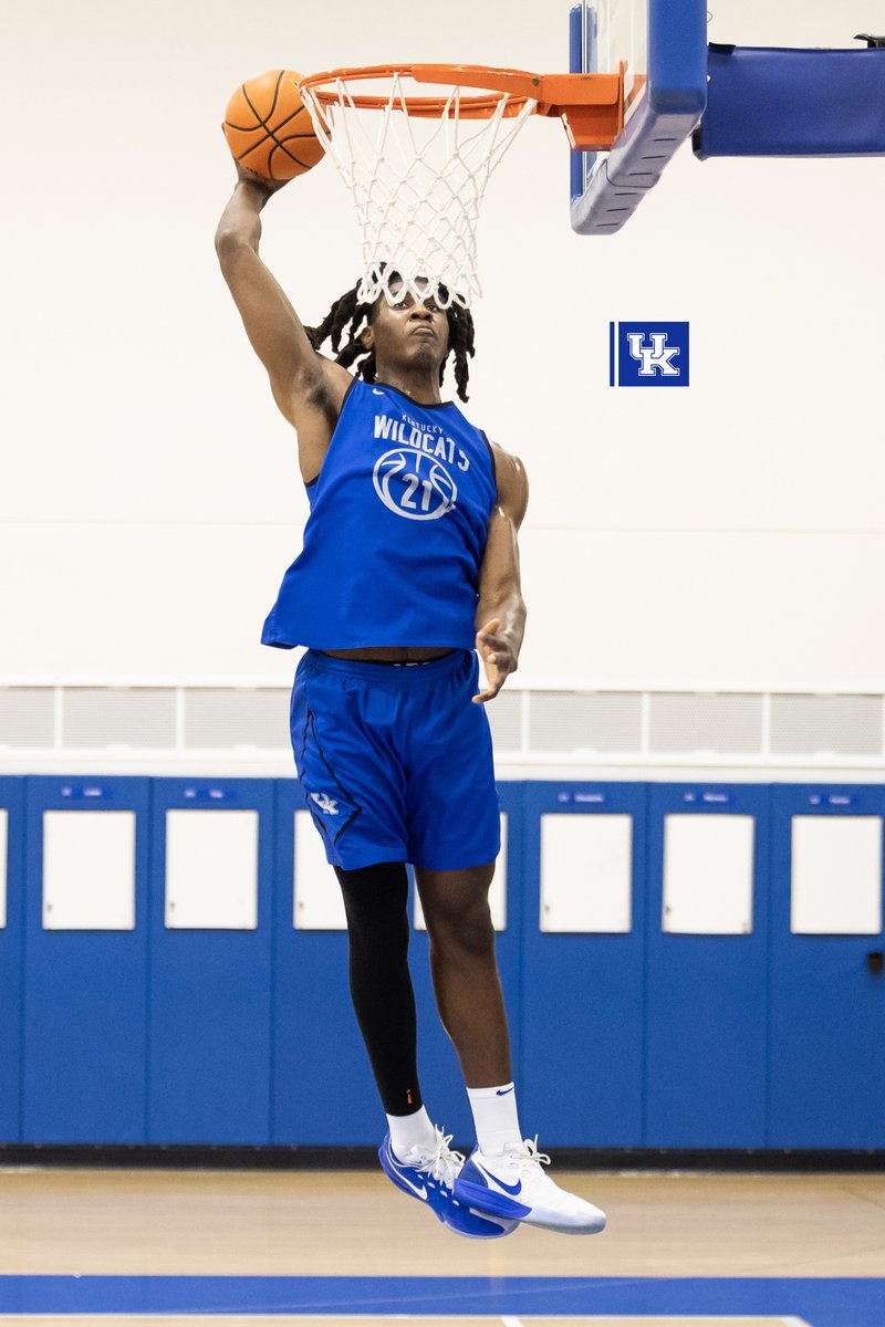 chetwhite7's tweet image. Stopped by practice yesterday.