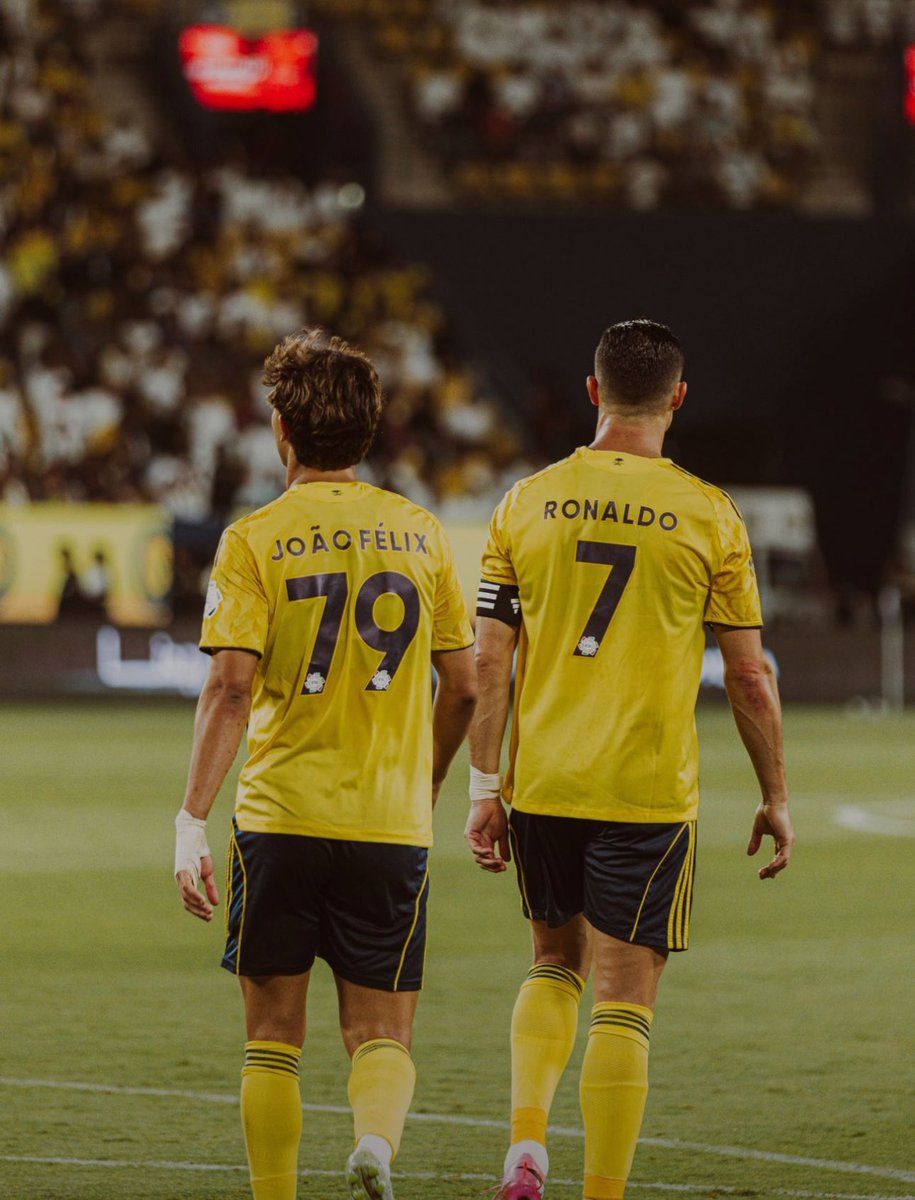 من الطناخةرونالدو يسجل بظهره 😂💛💙👍☺️#النصر_الاتفاق