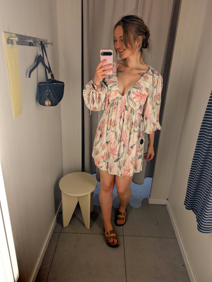 wildfirescrolls's tweet image. Early 20s vs 30s 🫠