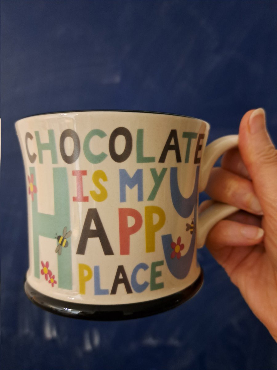 AuthorTracyRees's tweet image. Tonight's cuppa is brought to you courtesy of my gorgeous new Christmas mug from @annwritesthings She knows me well! #Christmas #mug #tuesdayvibe #books #EveningVibes #friends