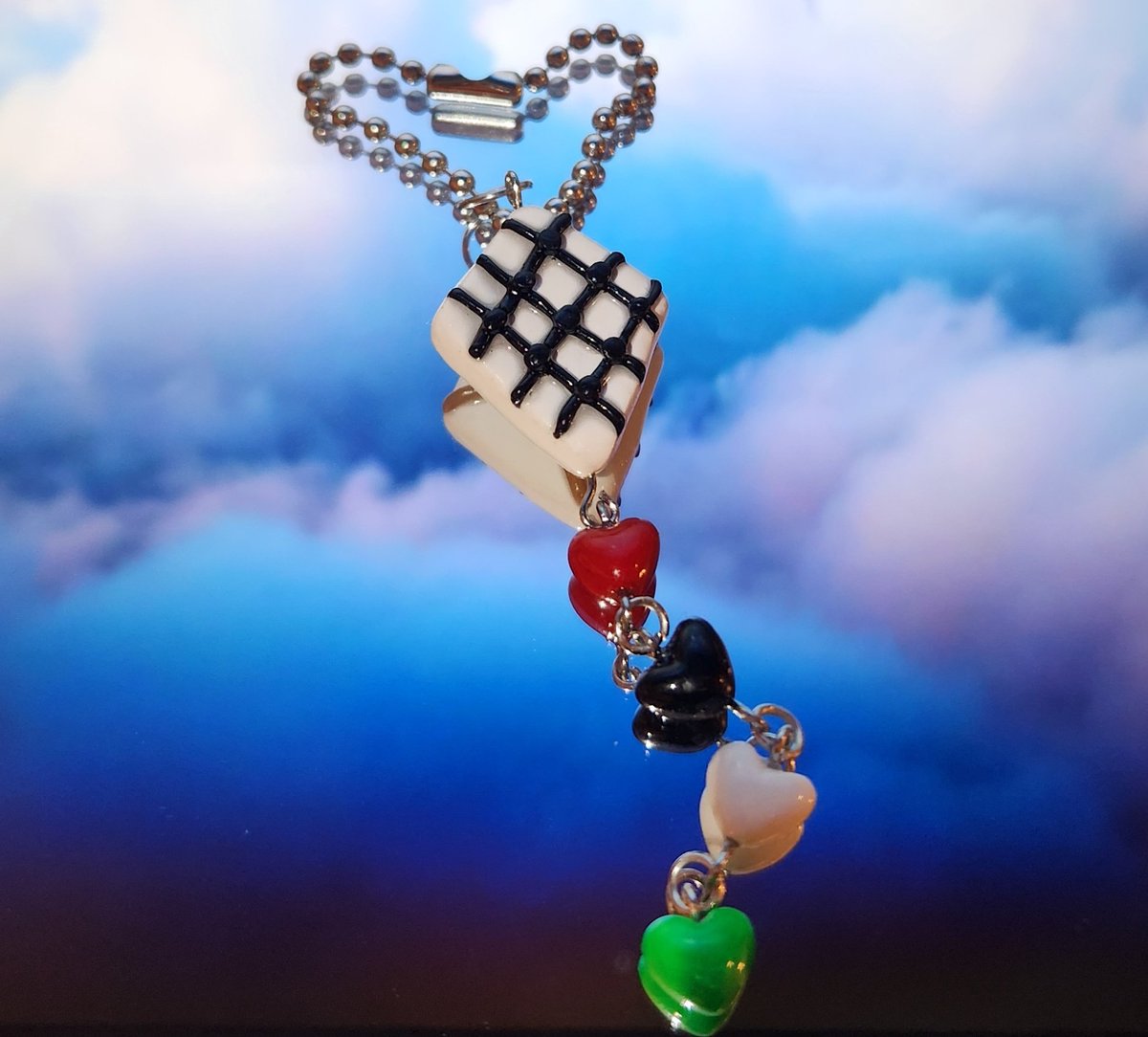 0utrotearz's tweet image. Give a Palestinian family hope this new year. 100% is donated directly to @_Raji__. 
ko-fi.com/crafts4change/…