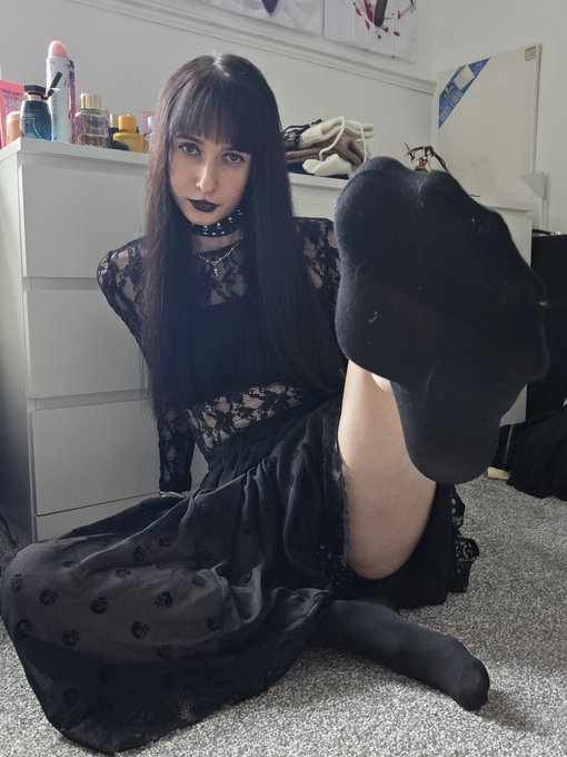 Amelia - A girl likes to be treated right xx Am I wrong? #altgirl #makeup #selfie #cutegirl https://t.co/CkHwFztUvN