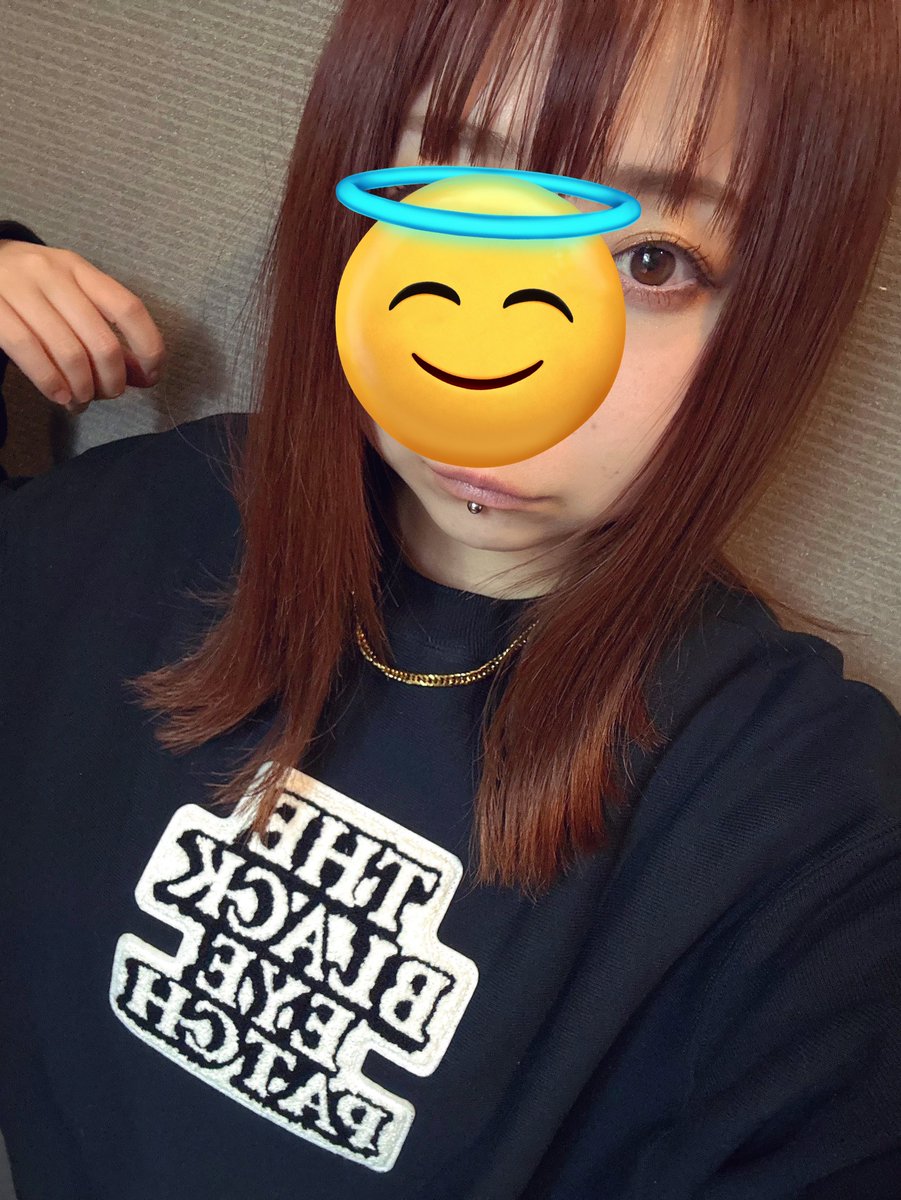 前髪切ったけどこれくらいがちょうどいい
交際相手にあげようとしていたクリスマスプレゼントのBEPのスウェット、結局自分で着てる
あと、破壊界隈🎶とか言ってたら打ち上げの終盤に御手洗行った際に指輪をレースに引っ掛けてパンツ破壊した🎶下着破壊界隈🎶