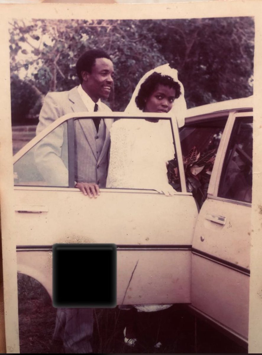 RolexMachala's tweet photo. @MasaabaRhodin Can someone help me…? This is my late dad with my mom https://t.co/muGxOhxqex