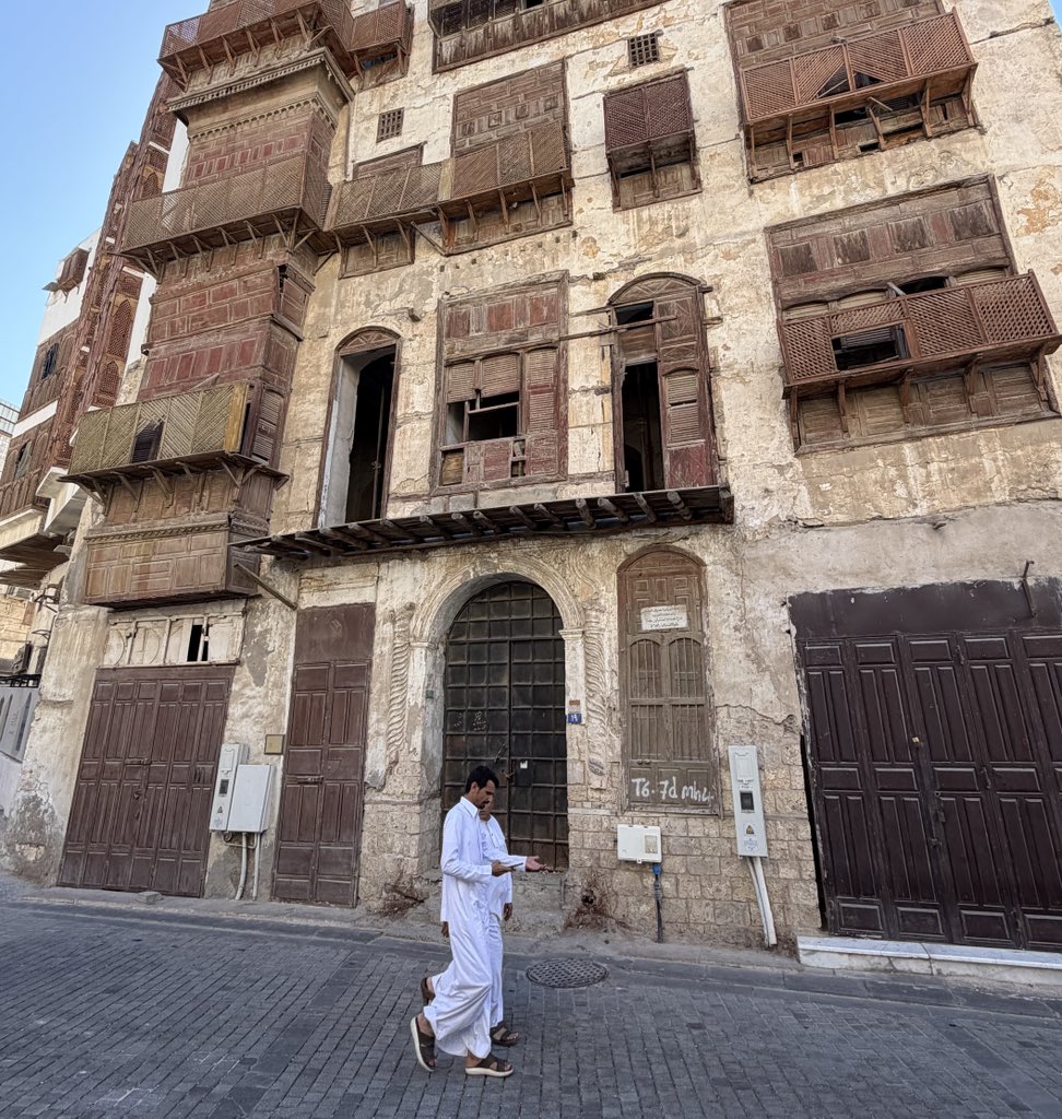 VaskeleviciusK's tweet photo. A walk through time in Al-Balad, the historic heart of Jeddah- the Gateway to the Two Holy Mosques.
#AlBalad #HistoricJeddah #Unesco https://t.co/Z8ZTh94I1O