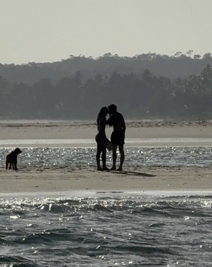 chlmtbutler's tweet image. o shawn vai escrever as musicas mais românticas do mundo pra uma brasileira e isso significa vai ser pra mim tbm já que sou brasileira. 
obrigado bruna marquezine