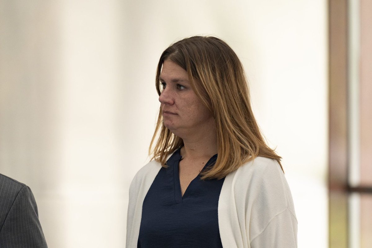 RevTChristopher's tweet image. Funny to me how no one is talking about this lady🤔