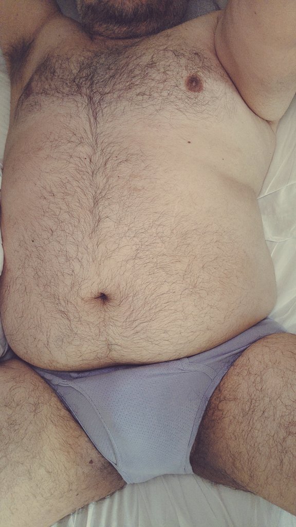 Último #tummytuesday del año! Gracias a todos por sus DM 🥵 #ososmx #gordopeludo
