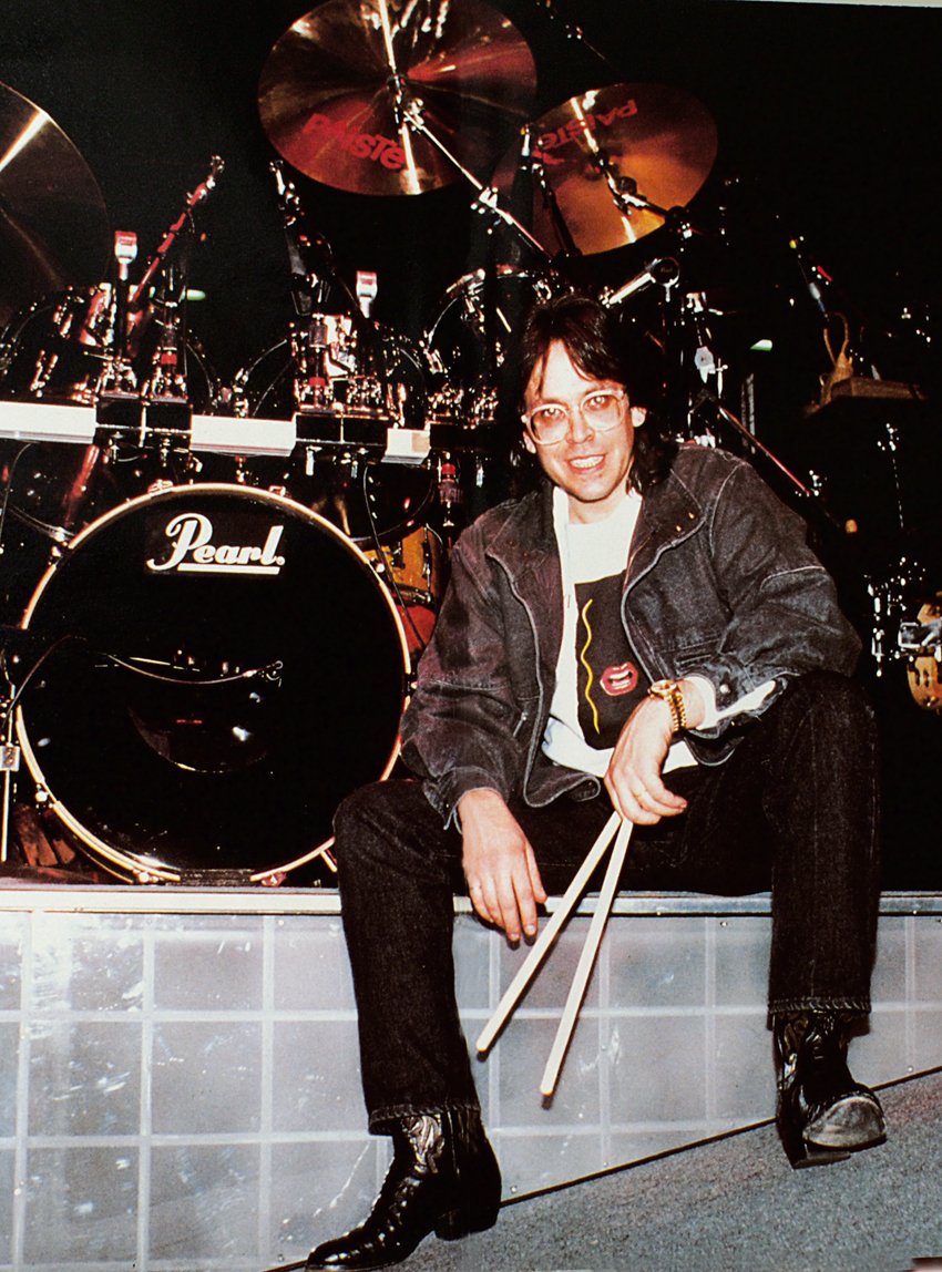 steventeaster's tweet image. GM all
.@PearlDrumCorp back in the day I used to do Carnage for Jeff yep I was a #drumtech Basically a high price roadie that got respect LOL. Happy New Year to all 
.@lakingsfanner