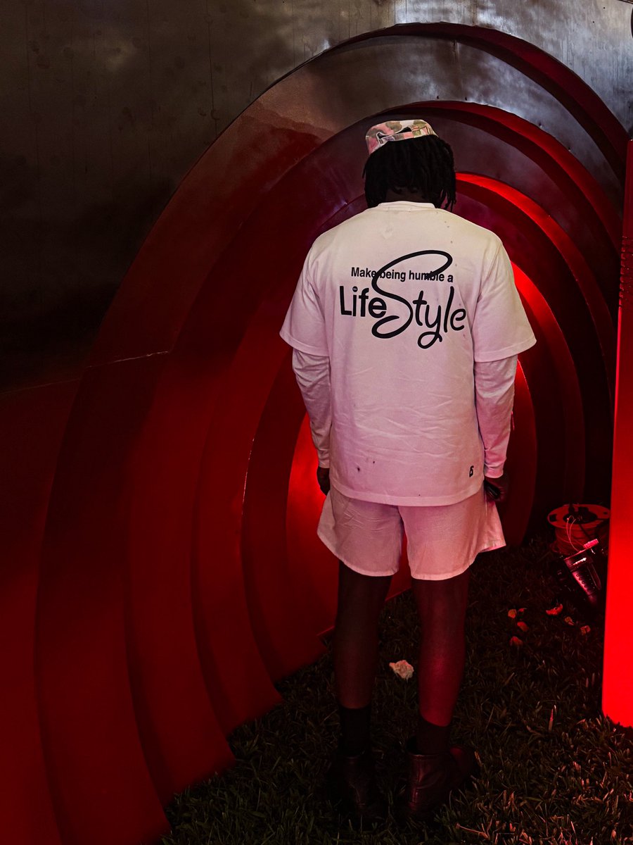 Lifestyle tweet media