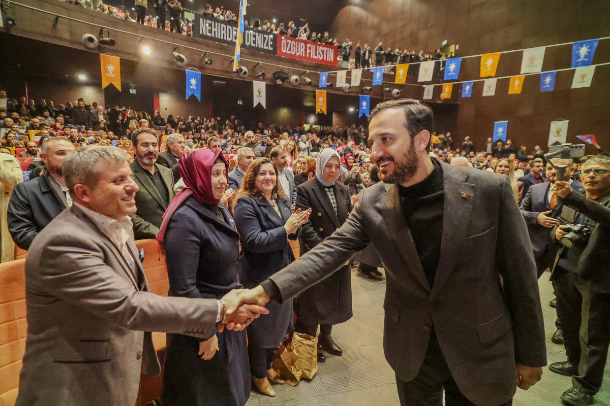 abdullahozdemir's tweet image. Arnavutköy İlçe Danışma Meclisimizi gerçekleştirdik. İkisi meclis üyesi olan muhalefet partili 150 arkadaşımız AK Parti ailemize katıldı, kendilerini tebrik ediyorum. 

Danışma Meclimize katılan, fikirlerini ve düşüncelerini bizimle paylaşan teşkilat mensuplarımıza teşekkür…