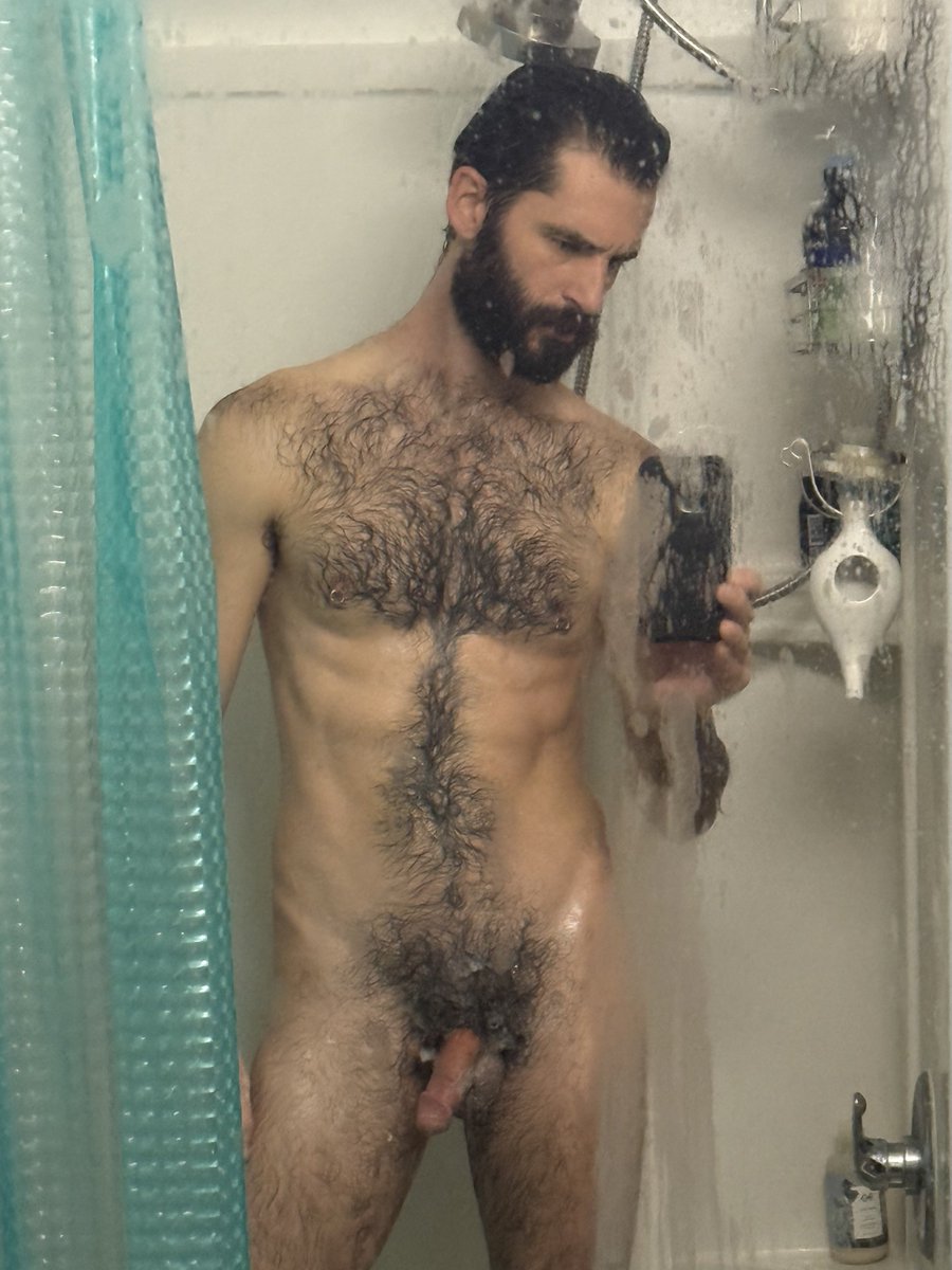 loganxsix's tweet photo. Even dirty boys need to get clean https://t.co/yBy5kqnH6w