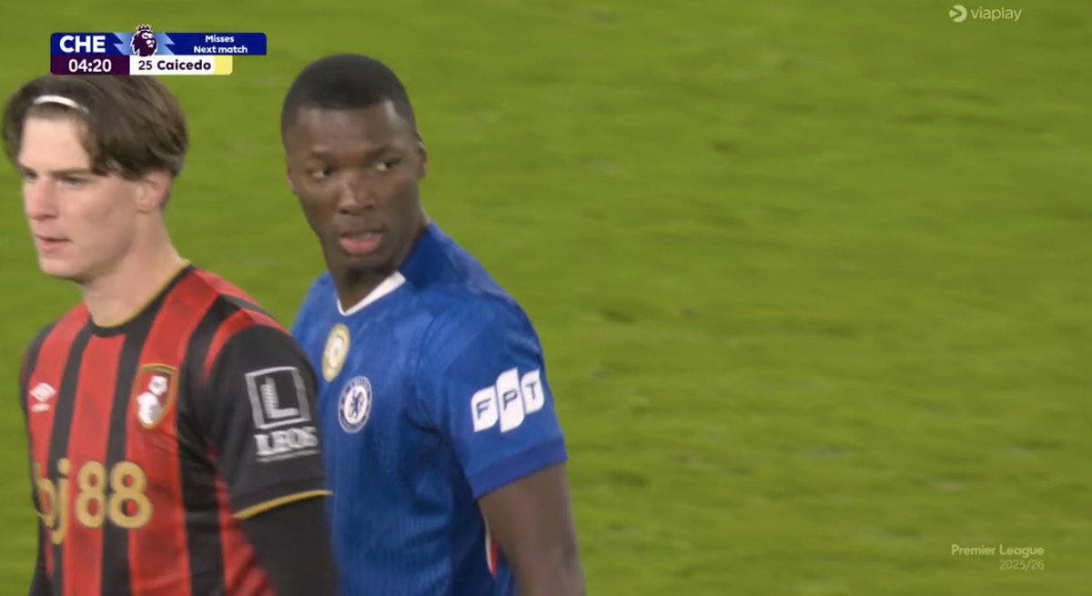 TouchlineX's tweet image. 🚨 𝗕𝗥𝗘𝗔𝗞𝗜𝗡𝗚: Caicedo receives a yellow card and will MISS the game vs Manchester City!