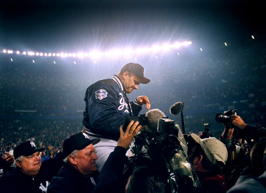 BBGreatMoments's tweet image. Joe Torre being carried off the field after the Yankees won their third straight World Series.