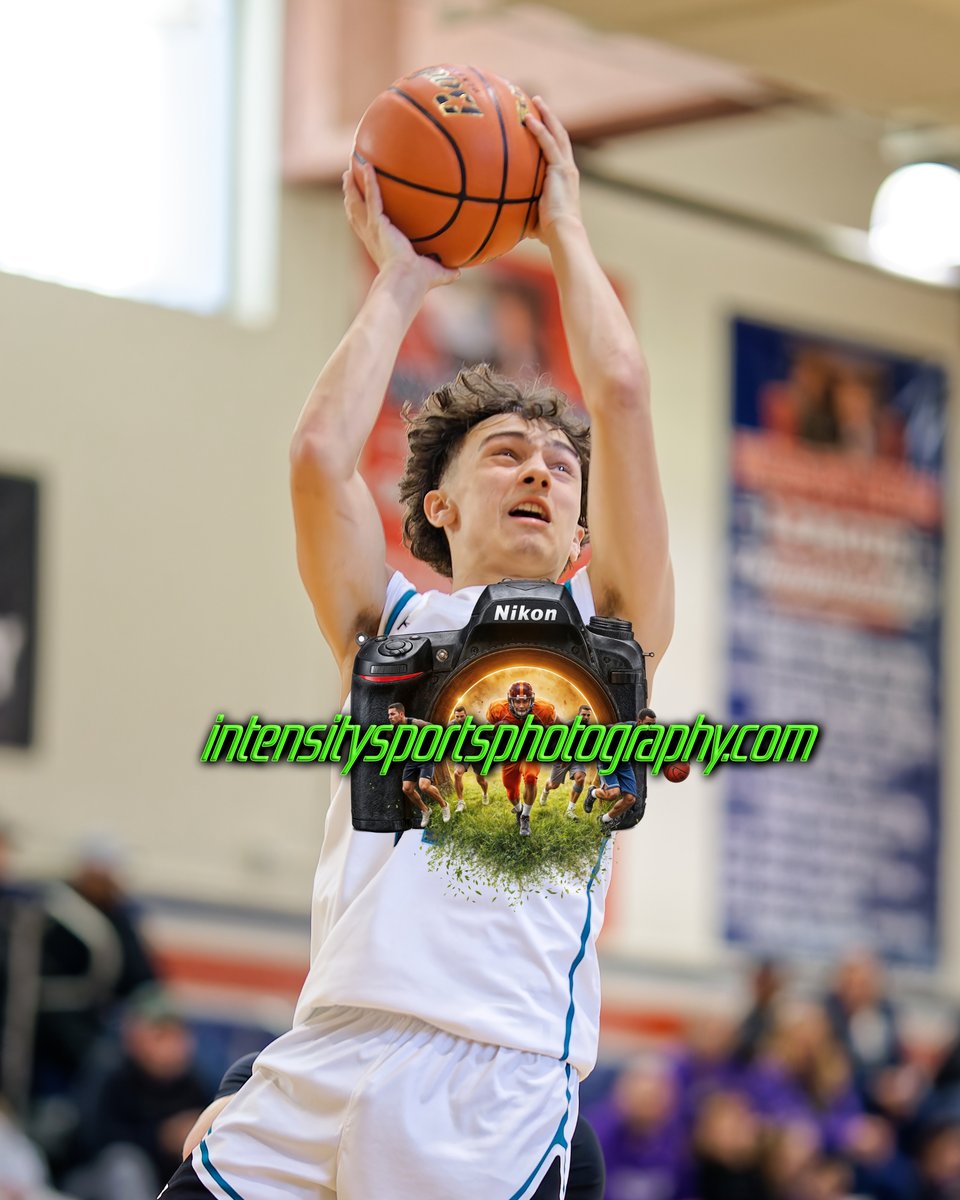 IntensityPhoto's tweet image. Nooksack at Bonney Lake.
See PANTHERS photos the link below.
(do not screenshot photos, copyright enforced📷)
intensitysportsphotography.com/nooksack-vs.../
(special pricing)

#blhsboyshoops
@heartofpanther
#bonneylakeboysbasketball