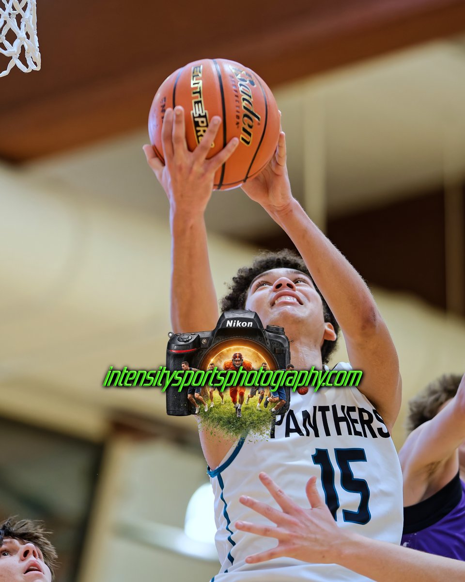 IntensityPhoto's tweet image. Nooksack at Bonney Lake.
See PANTHERS photos the link below.
(do not screenshot photos, copyright enforced📷)
intensitysportsphotography.com/nooksack-vs.../
(special pricing)

#blhsboyshoops
@heartofpanther
#bonneylakeboysbasketball