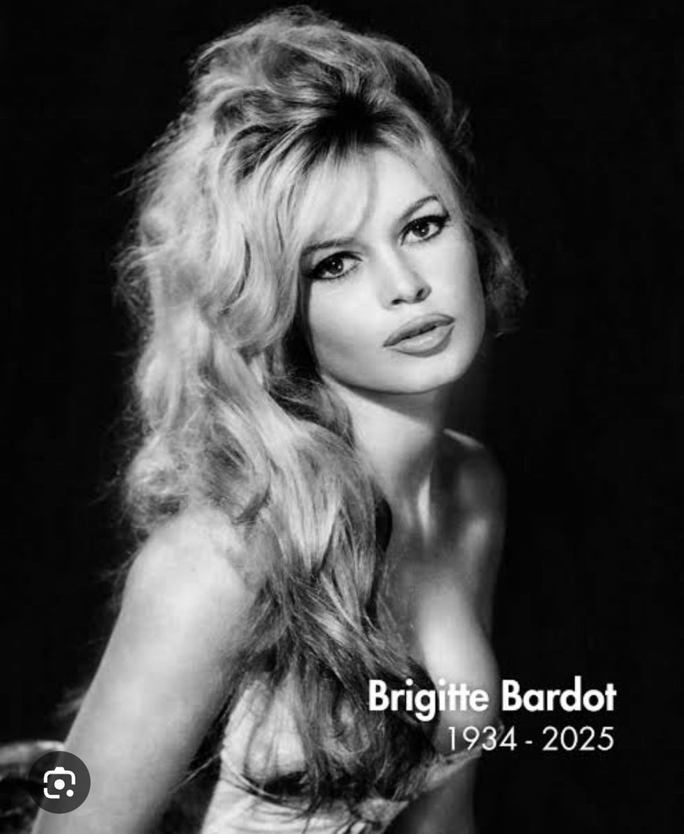 La famille de Brigitte Bardot a fait savoir à Macron qu'il n'était pas le bienvenu à Saint Tropez pour ses obsèques..

Même morte, elle continue à envoyer chier le système.

Une icône 🇨🇵
BB 💕