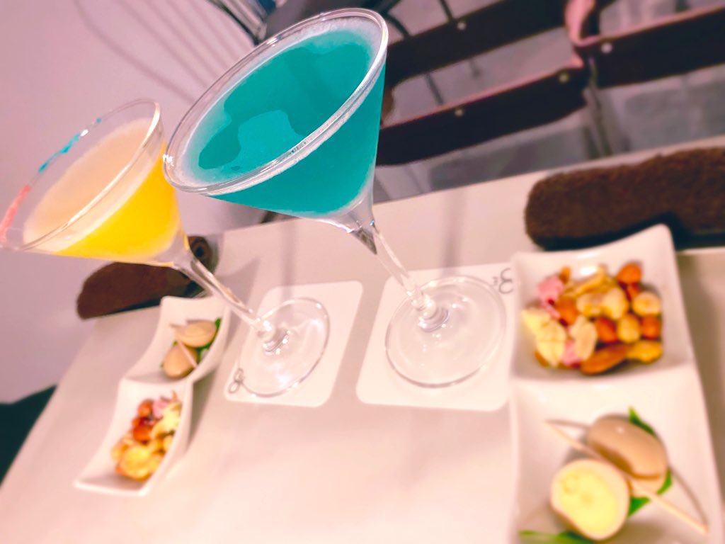 Y_E_0310's tweet photo. 先日友達とオリジナルカクテルを作ってくれるお店に行くなどしまして🍸𓈒𓂂𓏸
美味しかったし楽しかったし、また行きたいな〜🫶🫶🫶 https://t.co/7y2ce5Onvn