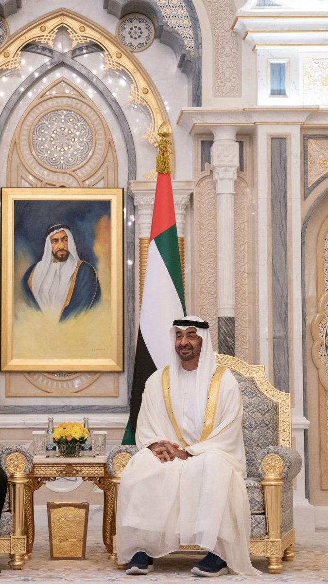 هذا محمد حامي السبع الأقطار  🫡
مزلزل الدنيا وهو في محله
#محمد_بن_زايد